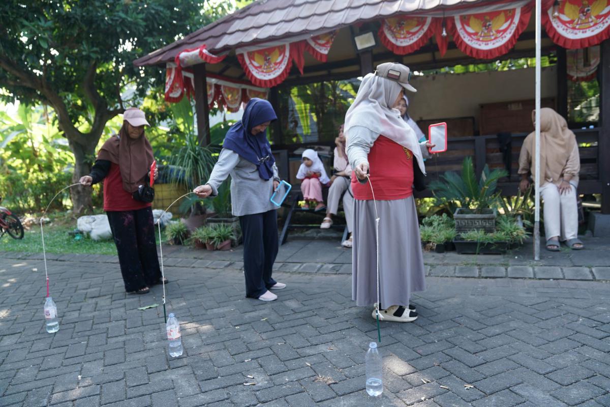 Lomba Orang Tua